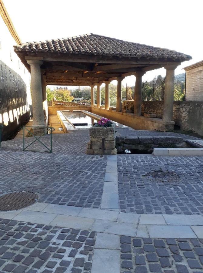 Le Cabanon De Lea Apartamento Tavel Exterior foto